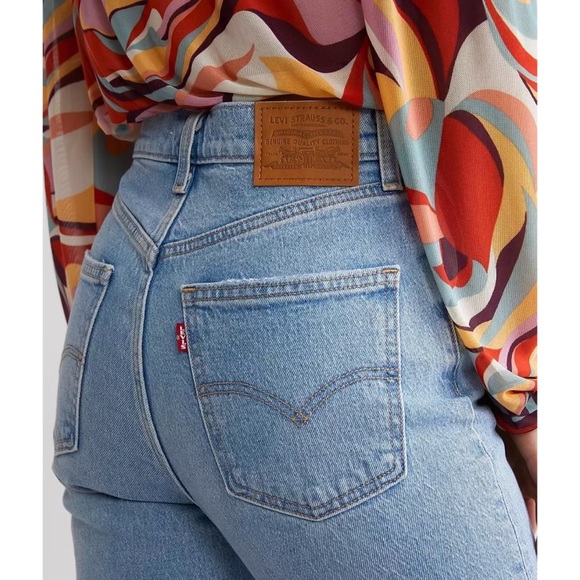 NEW Levi's Premium 70s High Rise Flare Jeans - Picture 12 of 13